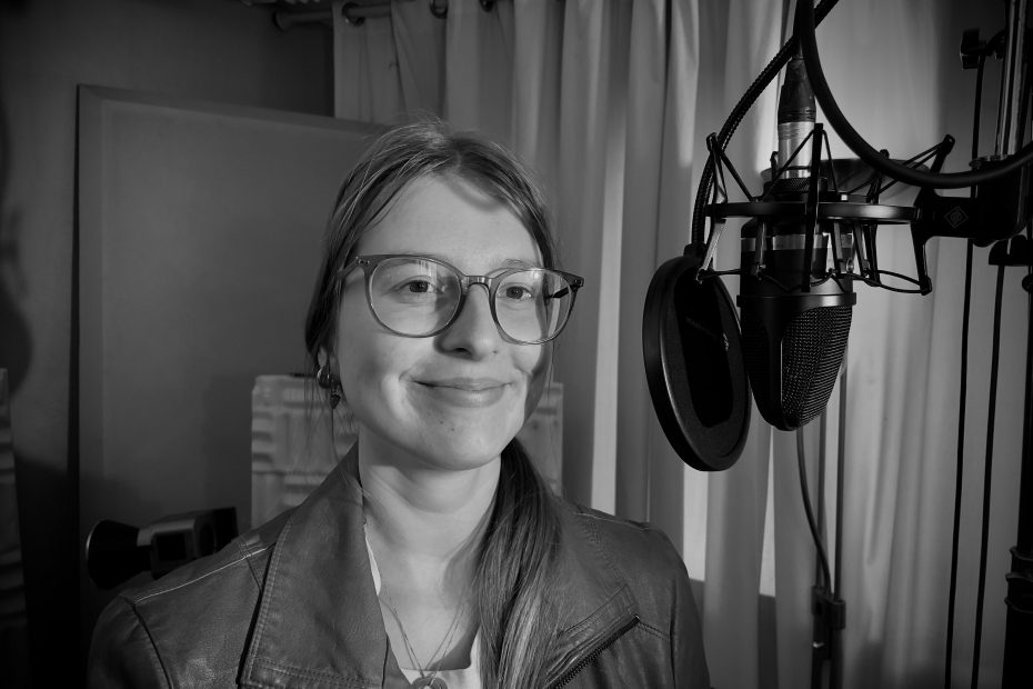 Sophia Poser – „Strange“